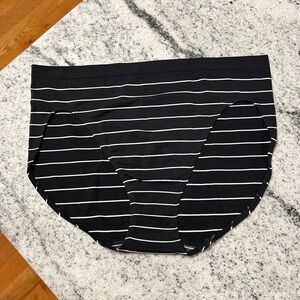 Victoria's Secret Black Striped Seamless Stretch High Leg Brief Panties Large